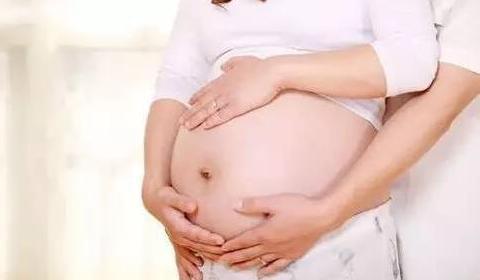 孕妈肚皮厚是不是不显怀,为什么有的孕妇肚皮又厚又硬