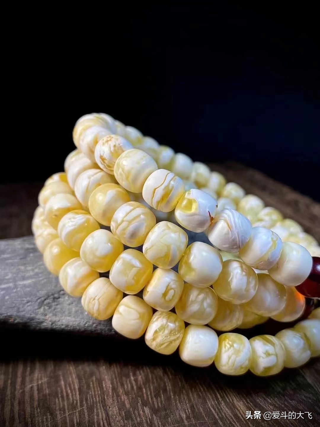 文玩鉴别蜜蜡,文玩人喜爱的老蜜蜡如何鉴定