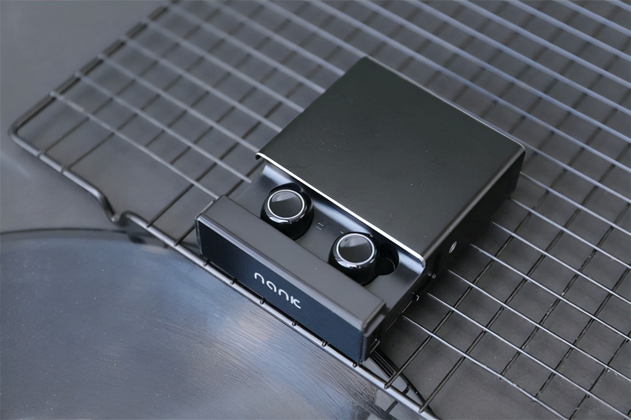 苹果蓝牙耳机和三星蓝牙耳机,哪款蓝牙耳机比较适合苹果手机