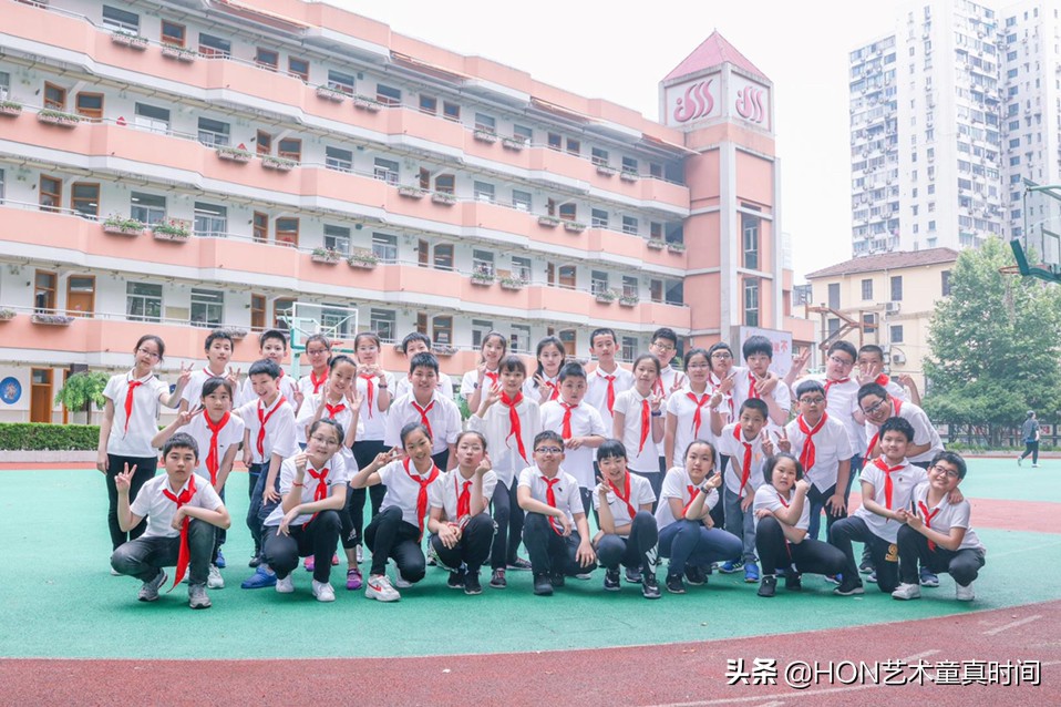 我们是时间旅行者寻找生命中的光,我们都是旅行者寻找生命中的光