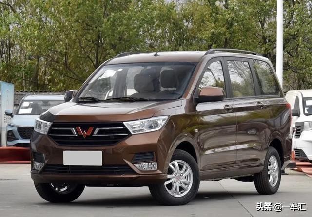 五菱宏光s最低什么价位,五菱宏光s2020款1.5l舒适型油耗