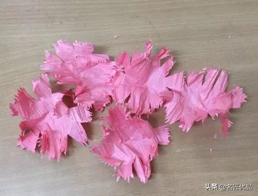 母亲节手工康乃馨简单又漂亮,母亲节适合给妈妈做的康乃馨手工