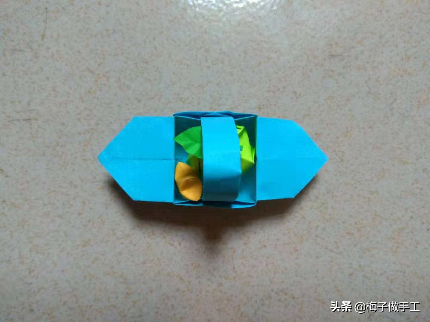 折纸花篮的折法步骤图片,3-6岁儿童最简单折纸花篮