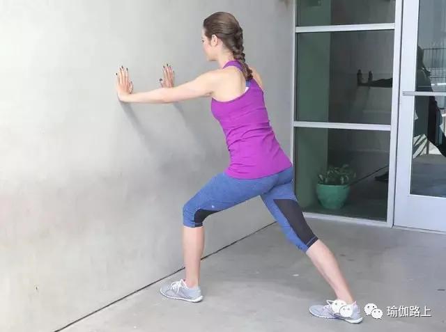 拉伸瑜伽清肠塑形有效摆脱萝卜腿,小腿拉伸图解萝卜腿