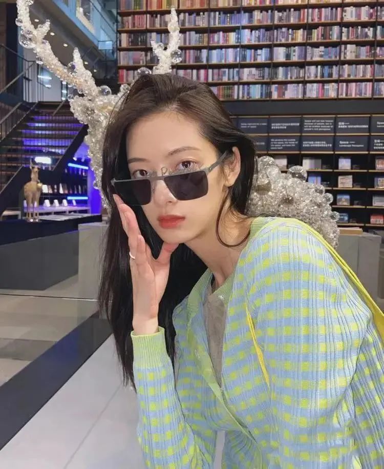 女明星穿的小众品牌,最时尚会穿的女明星