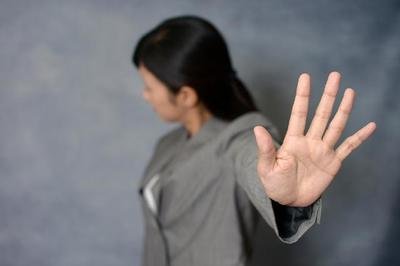 离职20天老板不给工资怎么办,离职不干老板不给钱怎么办