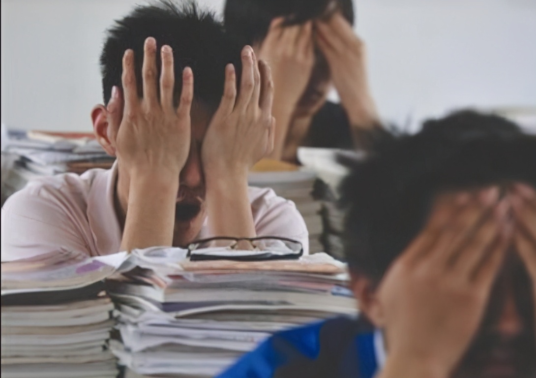 清华华智冰真实视频,清华机器人华智冰视频