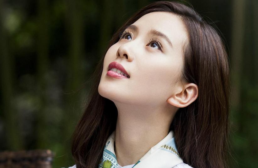 明星偷吃零食被发现,高圆圆被星探发现的照片