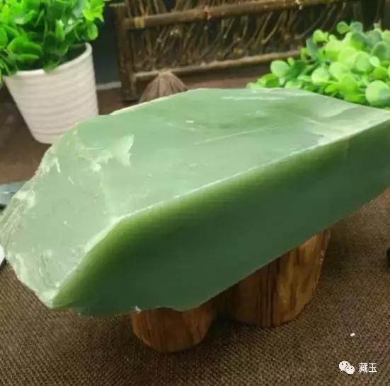 玛纳斯碧玉的优缺点,碧玉如何辨别优劣