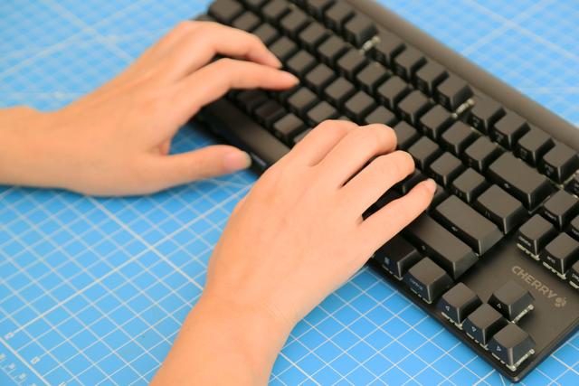 樱桃小键盘mx8.0,樱桃8.0机械键盘配8.1鼠标