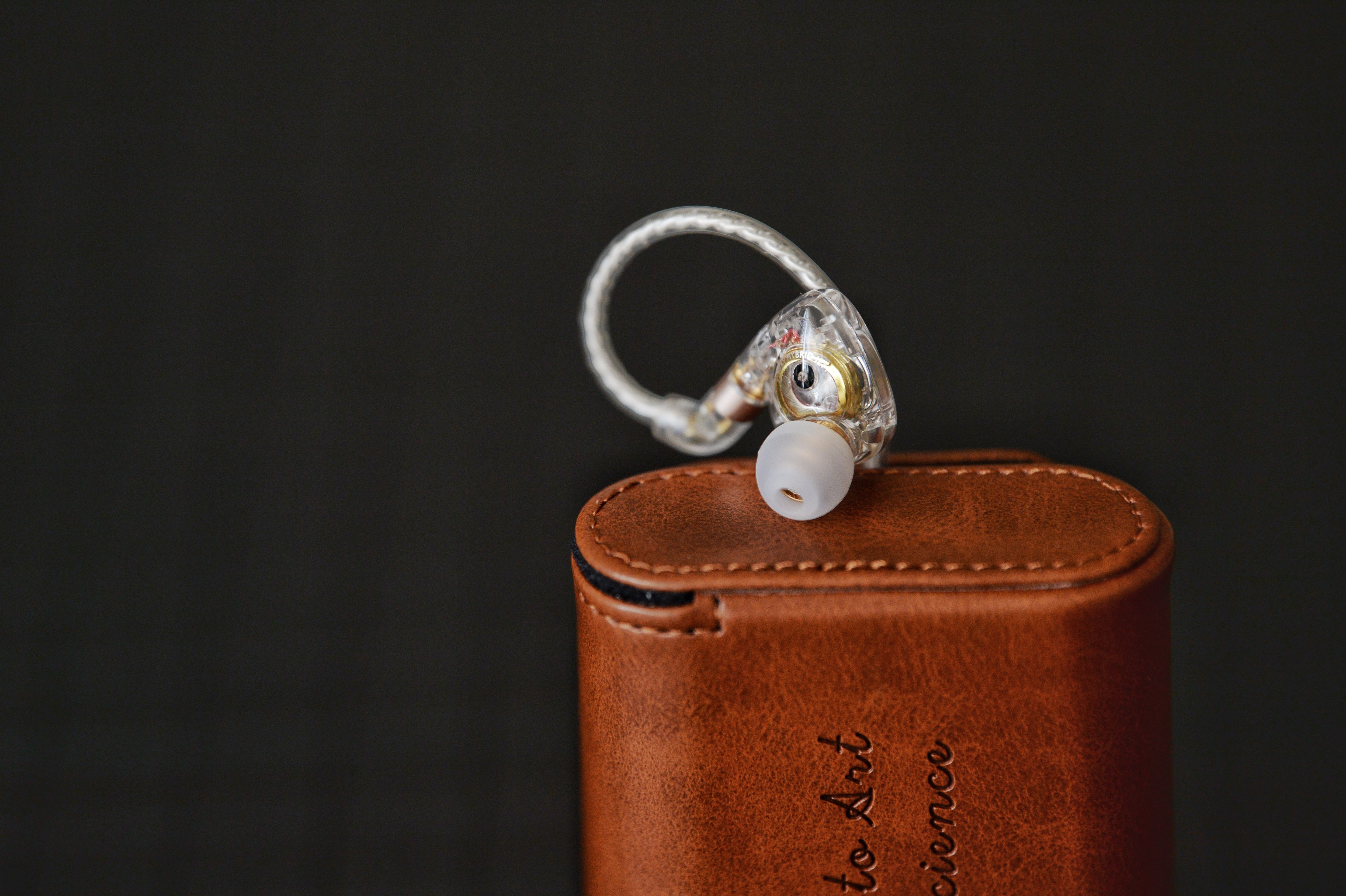 兴戈em2和airpodspro音质对比,兴戈em2用什么耳机套最好