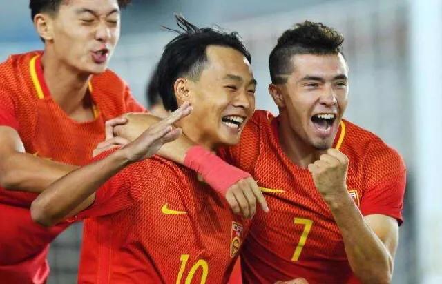 震惊全国然后消失...*疆新**足球的春天可能快要来了