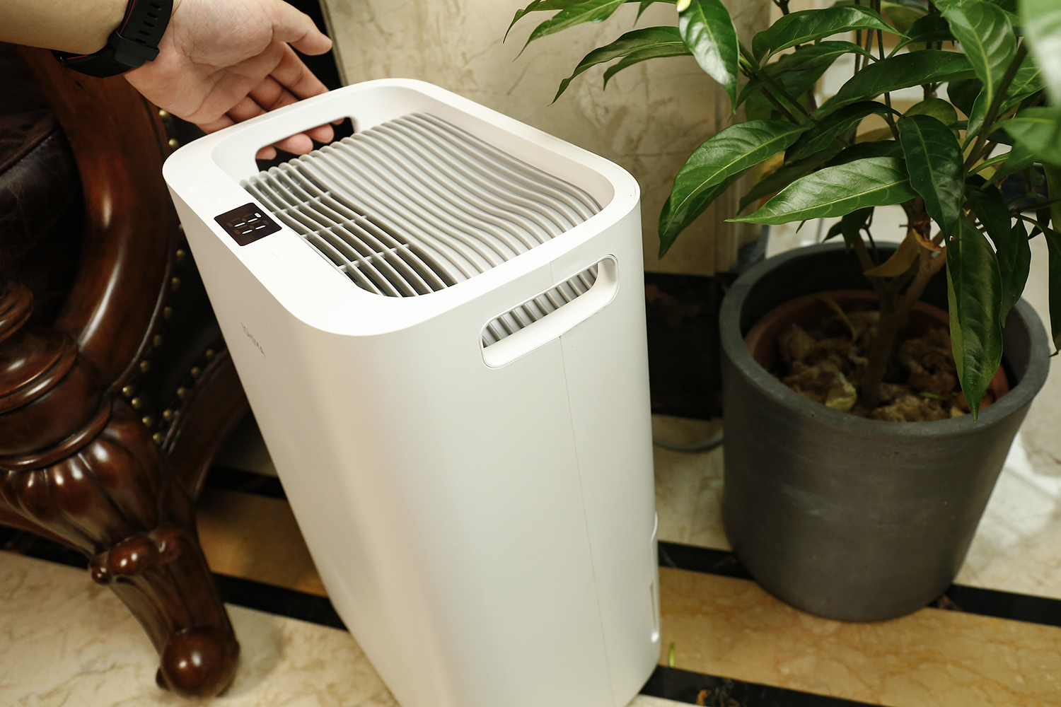 在这难受的黄梅天里，拥有伊岛*湿机除**是一种幸福