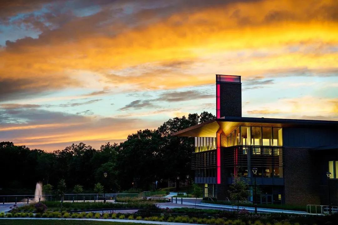 美国留学工资高的大学排名,就业率高的美国大学