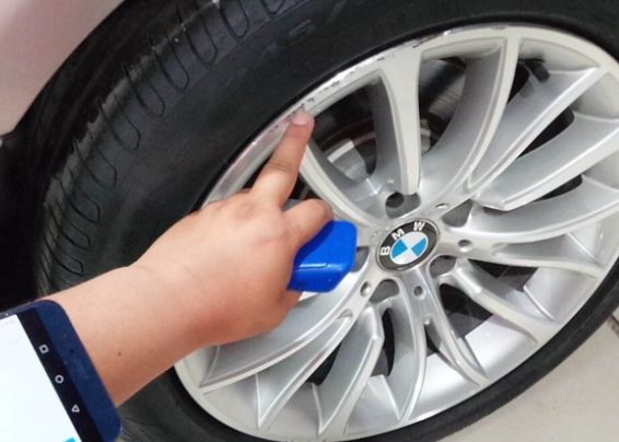 汽车被撞私了怎么定损,轻微剐蹭私了后还能报保险吗