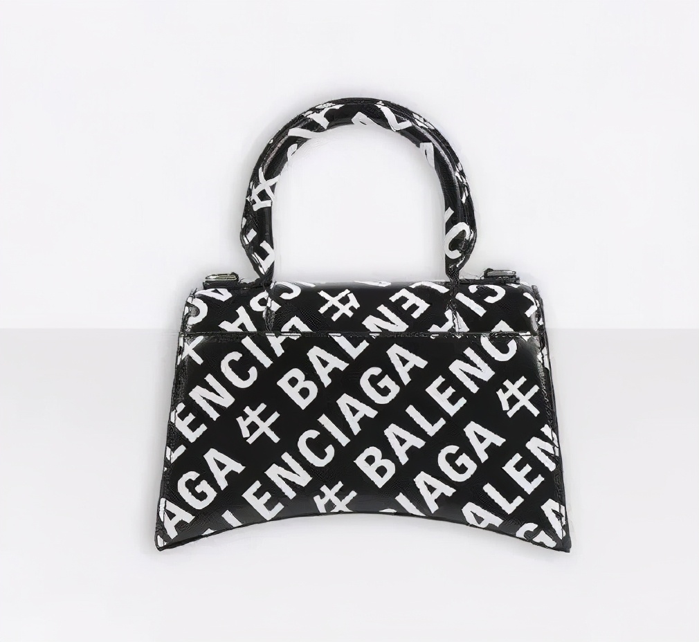 男生约会穿巴黎世家,男生遇到巴黎世家