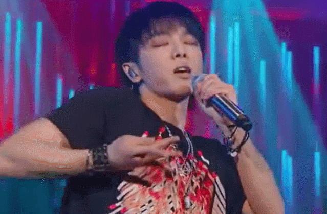 华语乐坛永远的神华晨宇无字歌,华晨宇唱歌太投入网友评论像抽筋