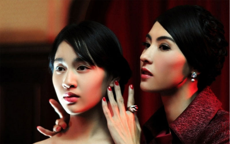 这几位拍“裸戏”亲自上的女明星，她因为尺度太大直接被封杀两年