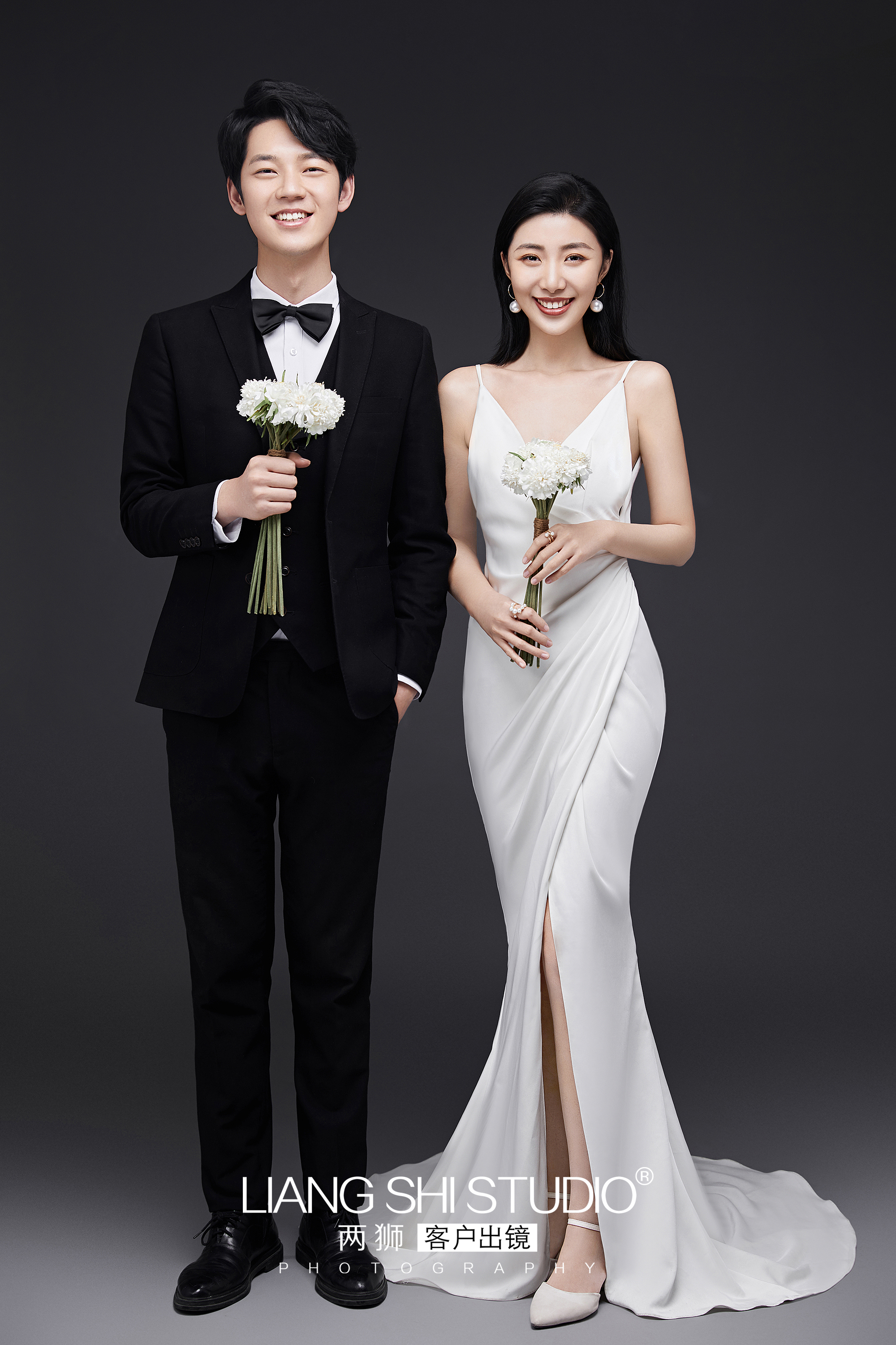 一家四口拍婚纱照风格今年最流行,结婚要拍的四种婚纱照风格