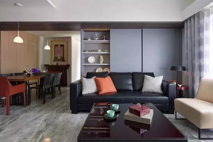 家具摆放风水：沙发不靠墙这样放，有靠山又实用