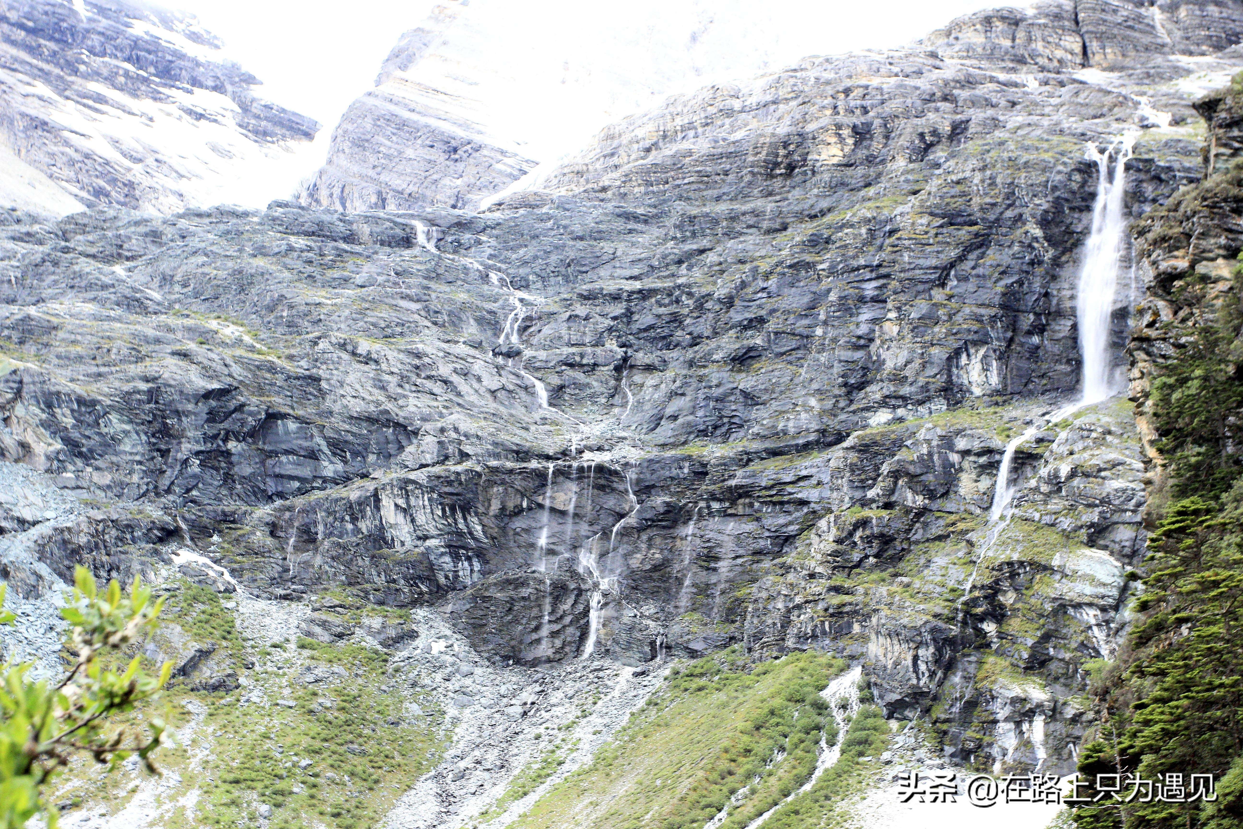 从你的全世界路过稻城亚丁主人公,从你的全世界路过稻城亚丁片段