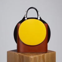 不要再背烂大街的双肩包了,别再背烂大街的轻奢包