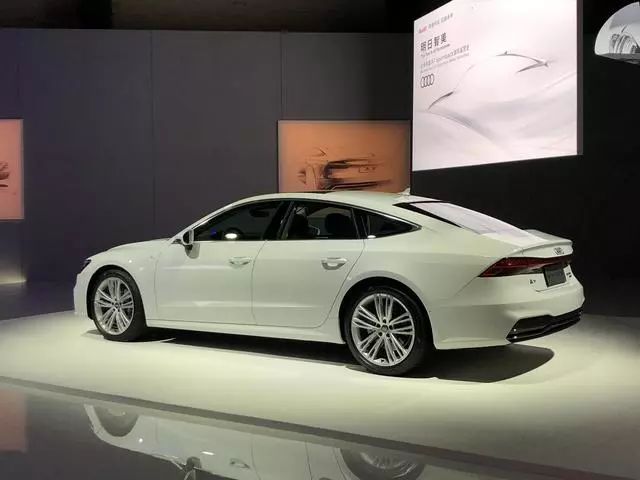 情怀奔驰最值得入手的是哪款,不考虑价格奔驰哪款车好