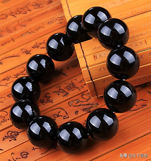 降真香手串男士佩戴功效,本命年男士佩戴什么手串