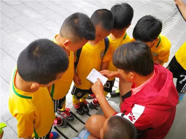 椋炴壃瓒崇悆鐩存挱,椋炴壃瓒崇悆璁粌鍩哄湴