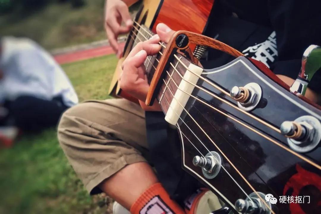 老手买电吉他推荐,新手吉他烧火棍推荐