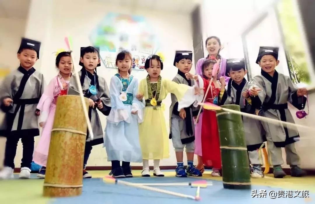 全家人一起欢欢喜喜过大年,所有人一起跨年狂欢