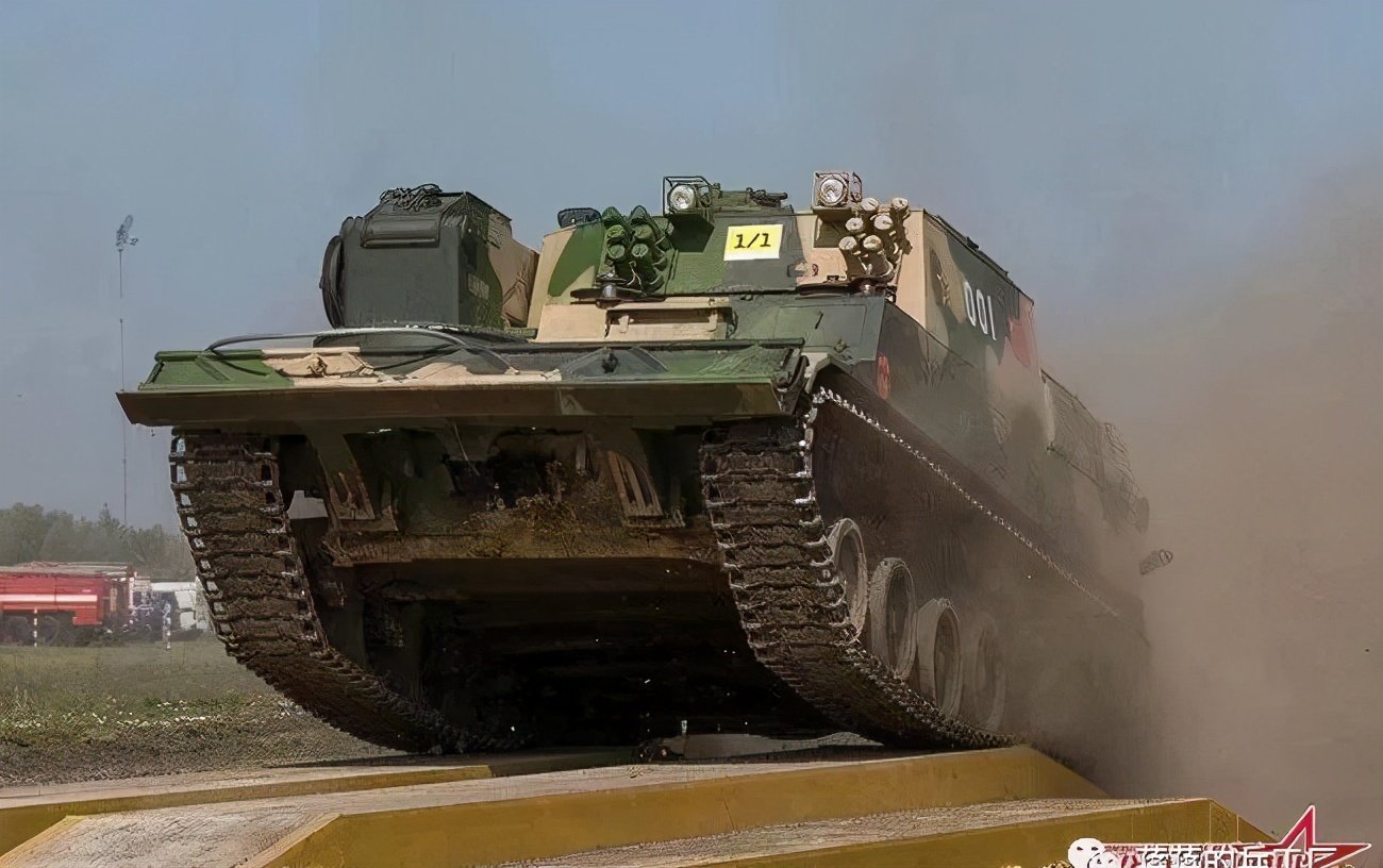 底盘装甲能耐多大冲击,底盘装甲抗冲击