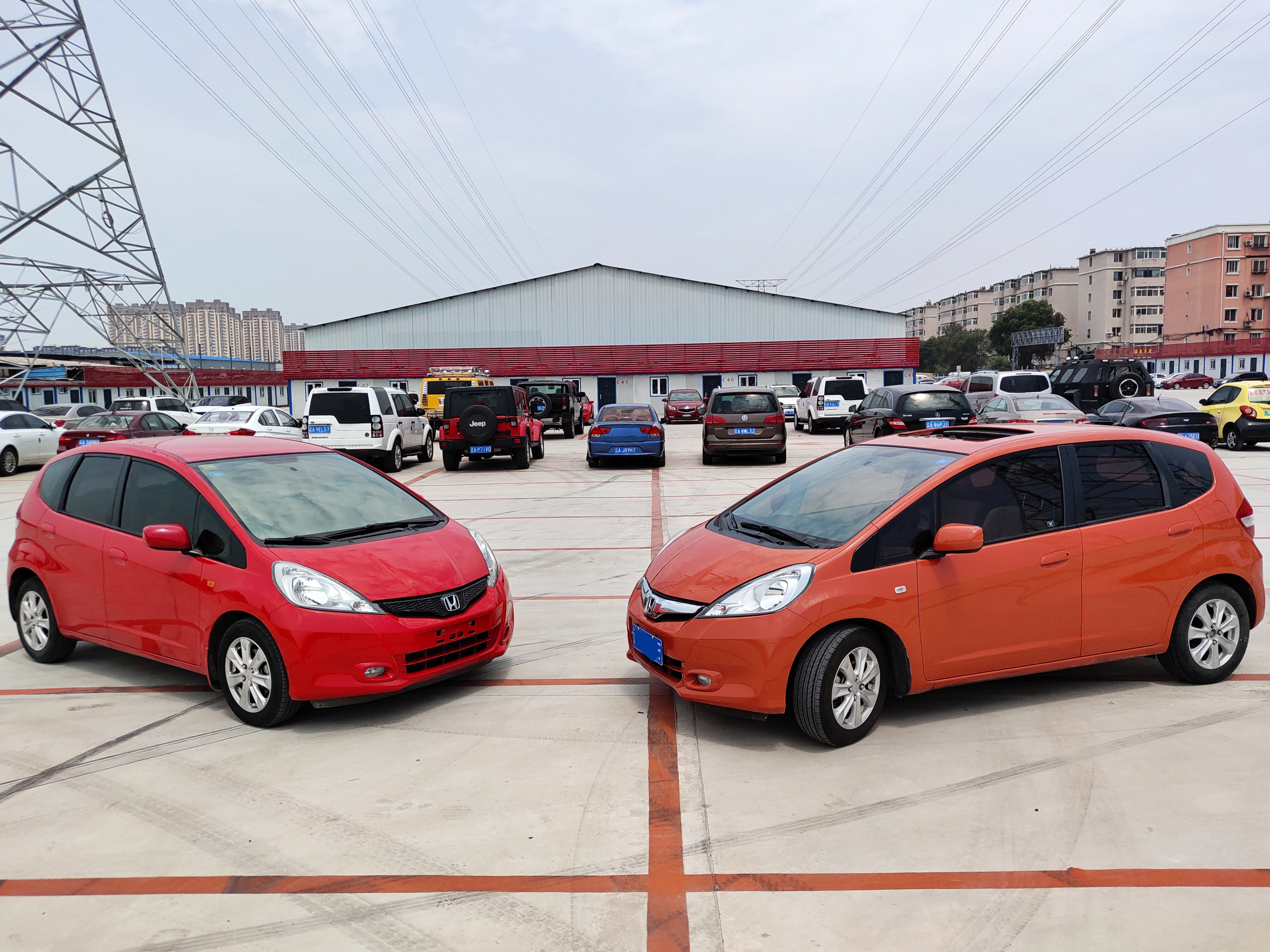 一辆车接一辆车,一辆接一辆车