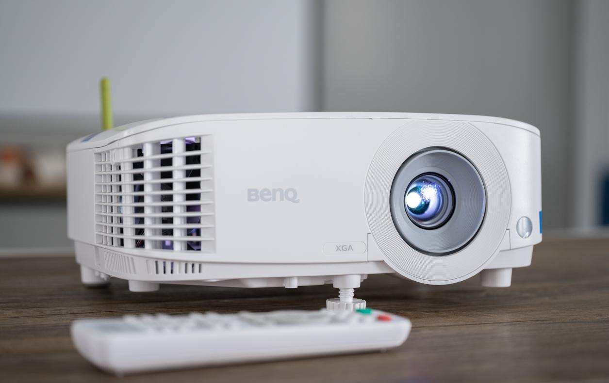 明基e520投影仪白天效果,明基投影仪e520对比e540