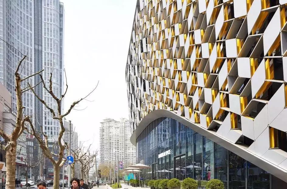 购物中心吸引人的特色,最有特色的购物中心大厅