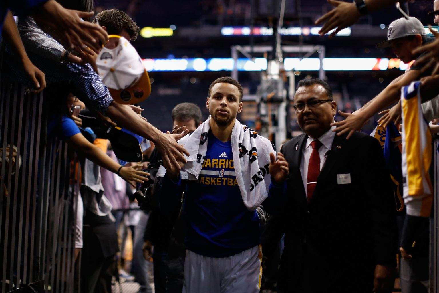 中距离，昂扬不灭——说说篮球场上最古典的*局破**艺术