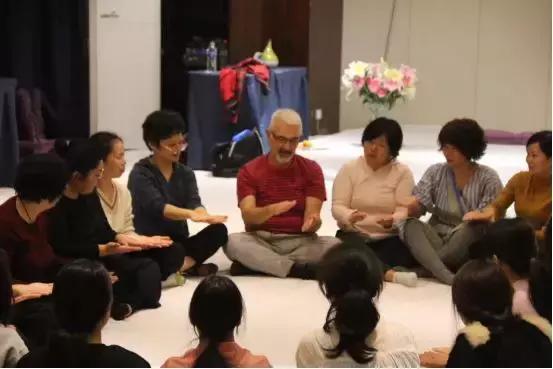 身心之恋,穿越人海拥抱你——国际治疗大师Zvika舞动治疗工作坊