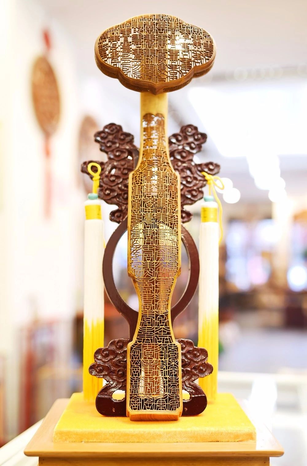 “千门万户曈曈日，总把新桃换旧符”，感悟千年桃木文化