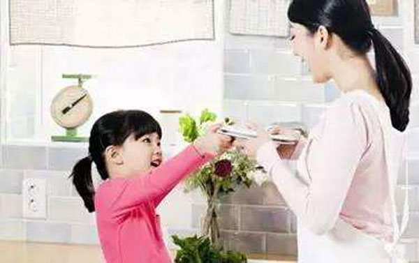 孩子从来不做家务是父母的责任吗,孩子从小养成做家务的好习惯