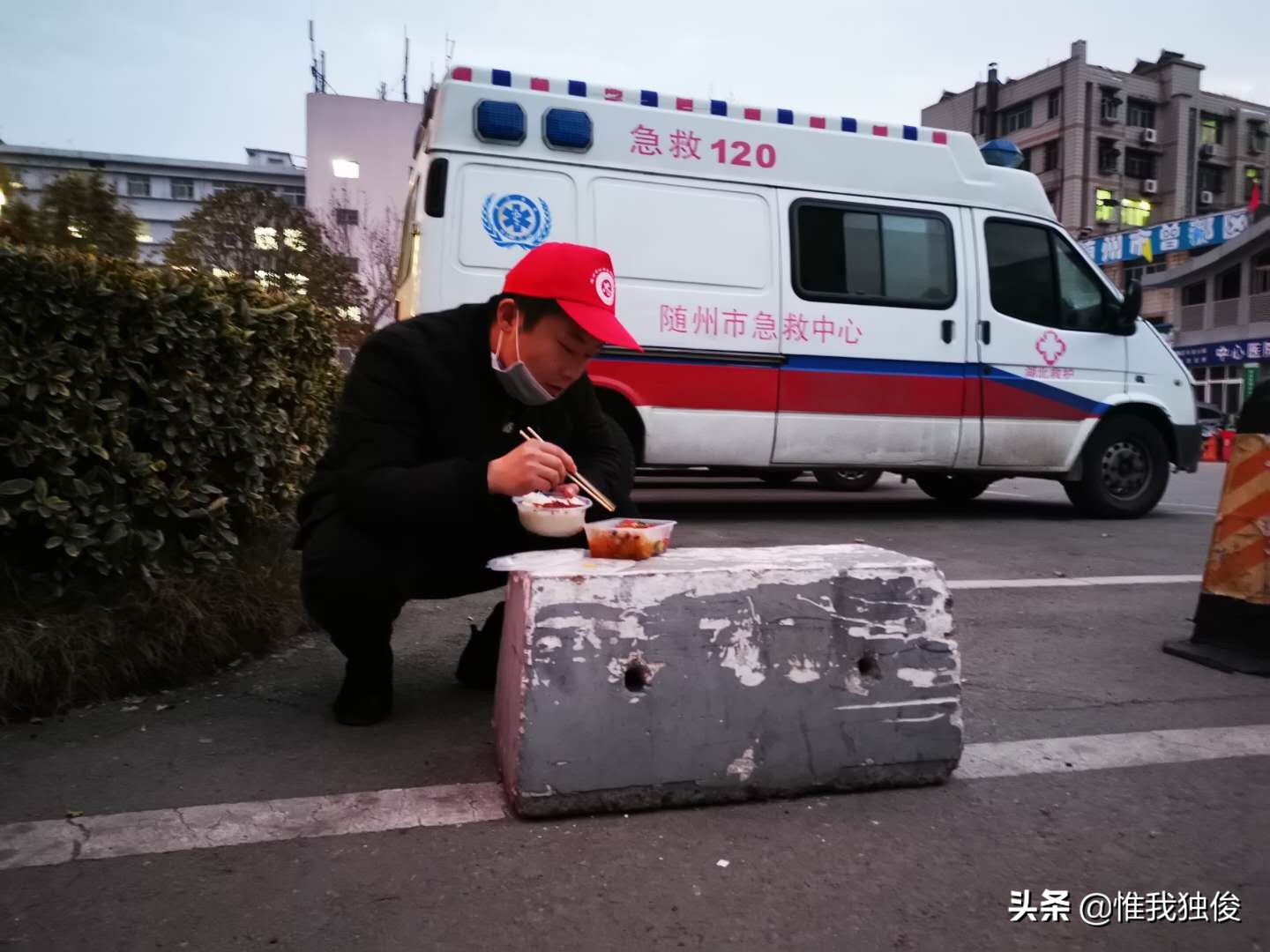 疫情期间的志愿者坚守岗位,抗疫防疫志愿者在路上