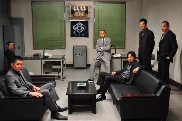 刘德华电影黑金经典场面,一部被低估的黑帮电影刘德华