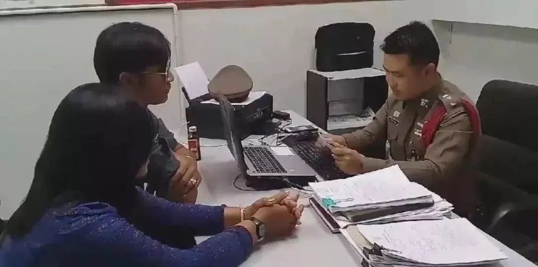 冒领600万彩票大奖后续,把彩票送给客人违法吗