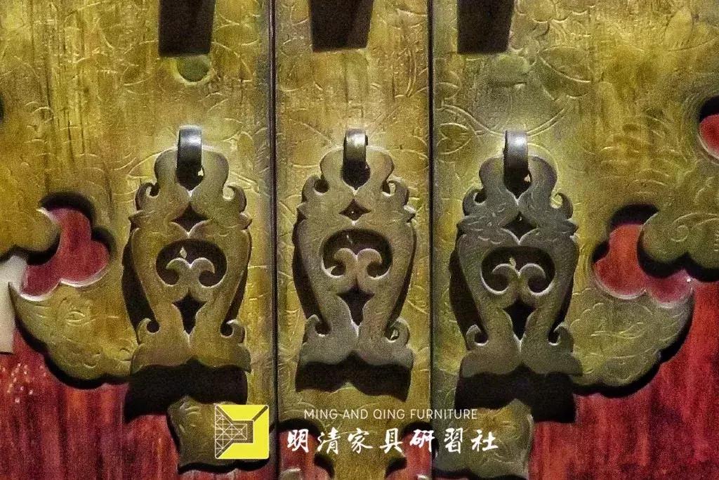 明清家具展厅灯光设计,明清家具铜蝙蝠配饰