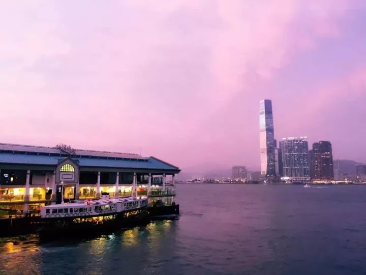 从未逃离,从未逃离过原生家庭