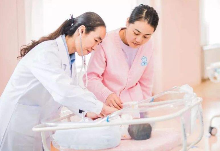 新生儿脐带护理正确的方法,新生儿脐带护理有哪些注意事项