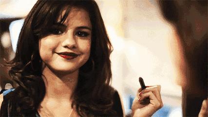 蜜粉散粉和粉饼哪个适合干性肌肤,蜜粉散粉粉饼的区别和使用