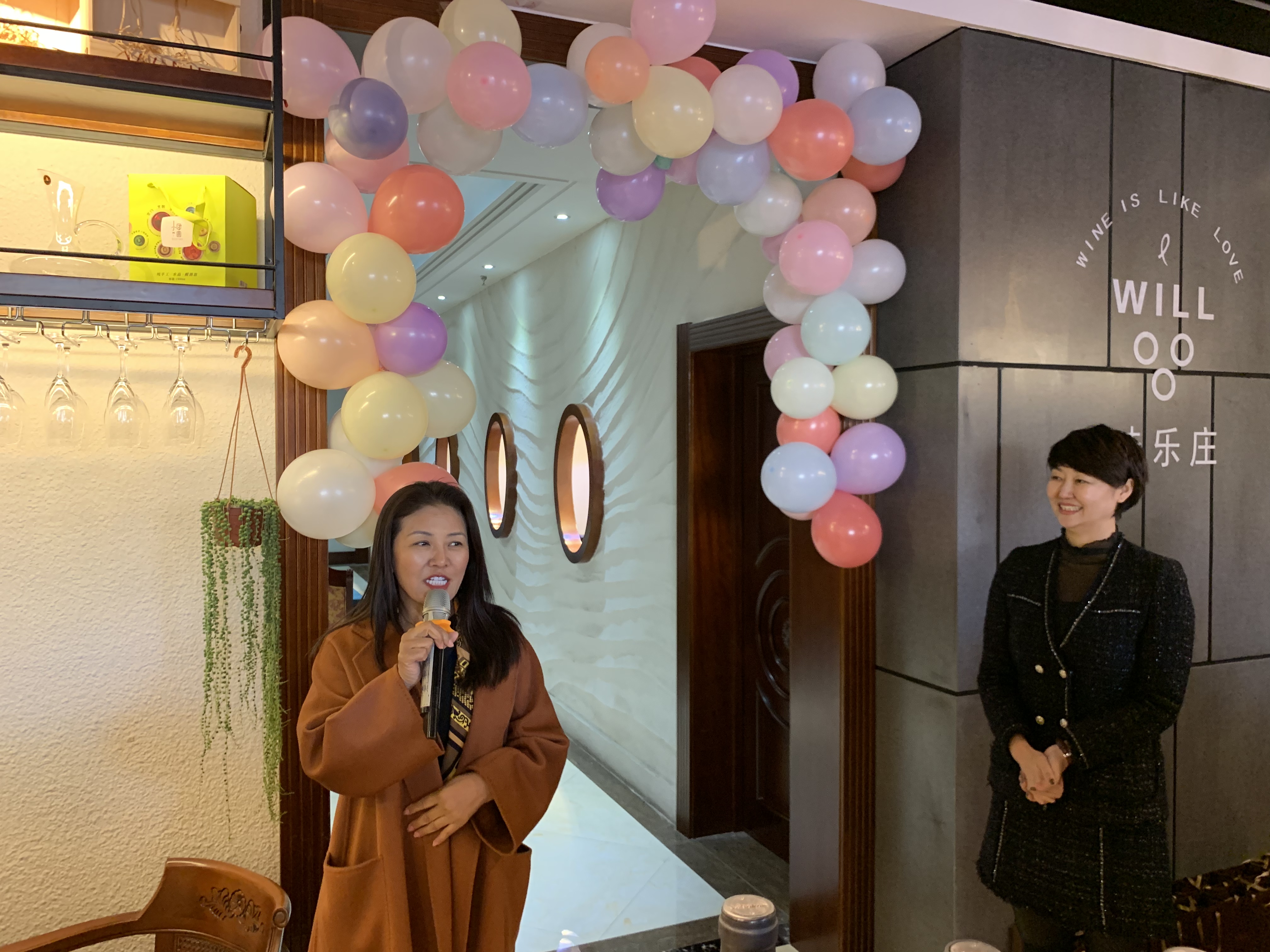 进口葡萄酒走进呼和浩特市鉴酒小程序帮您鉴别葡萄酒真假