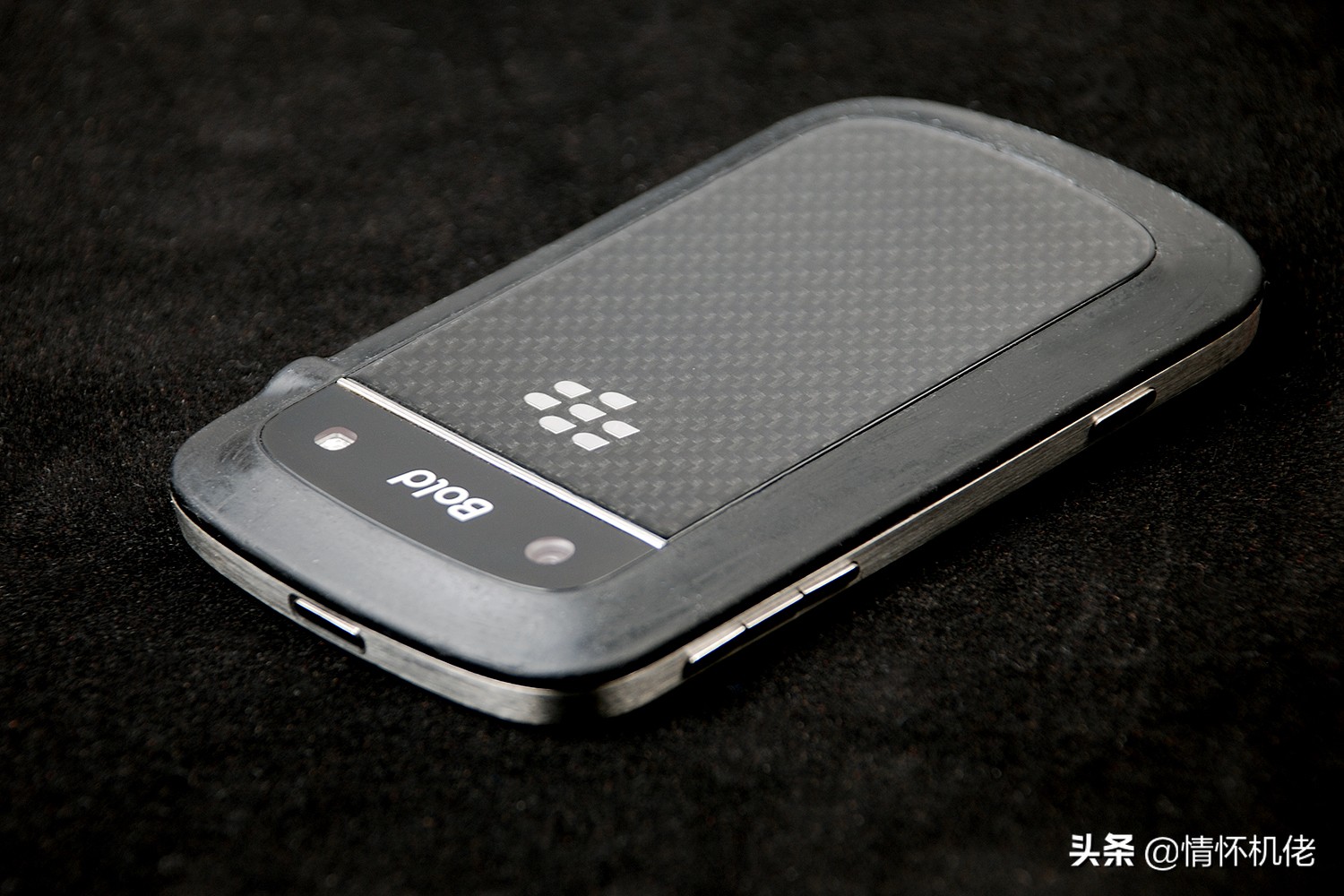 黑莓9900键盘亮了开不了机,黑莓9900光学触摸板