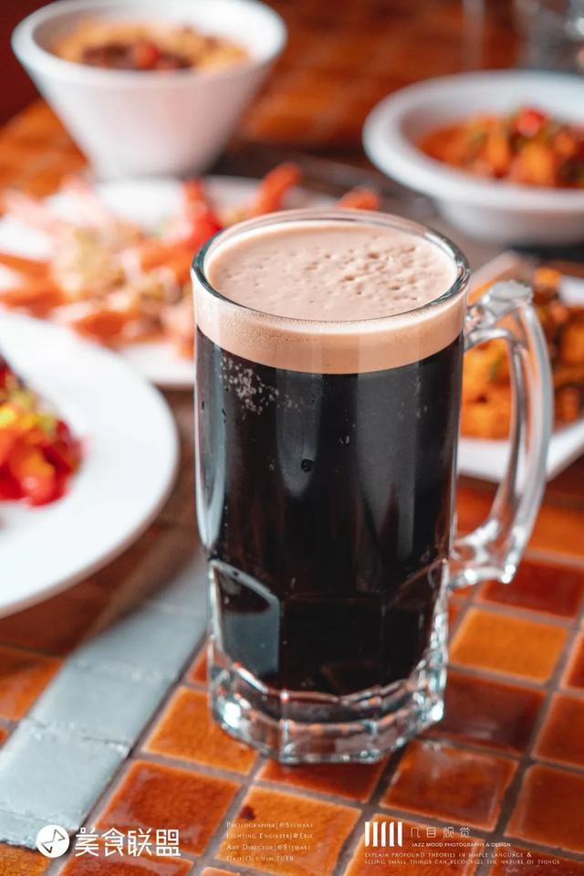 昆明这家开在76年前电影院的餐吧，手工披萨被写进国外旅游攻略