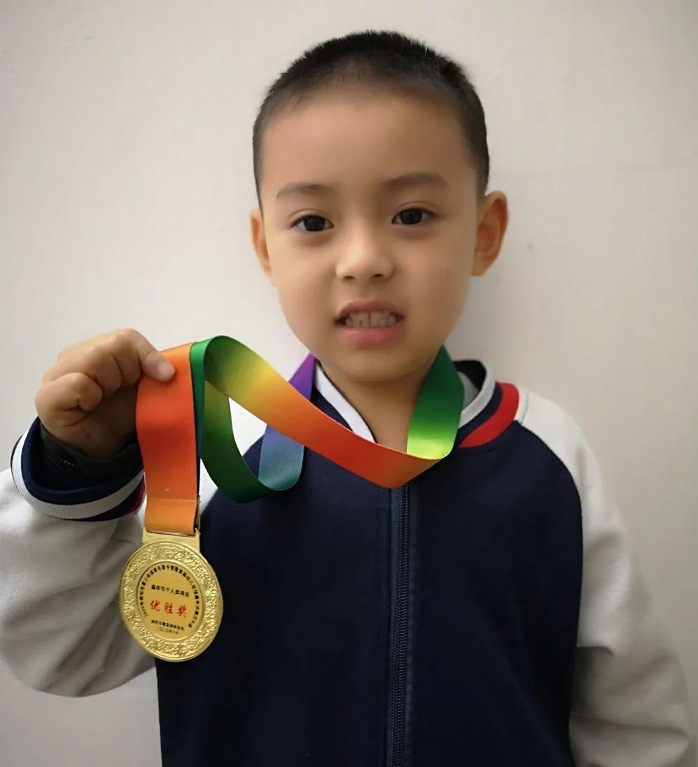 北川永昌幼儿园参加绵阳市首届幼儿足球嘉年华展示大会获佳绩